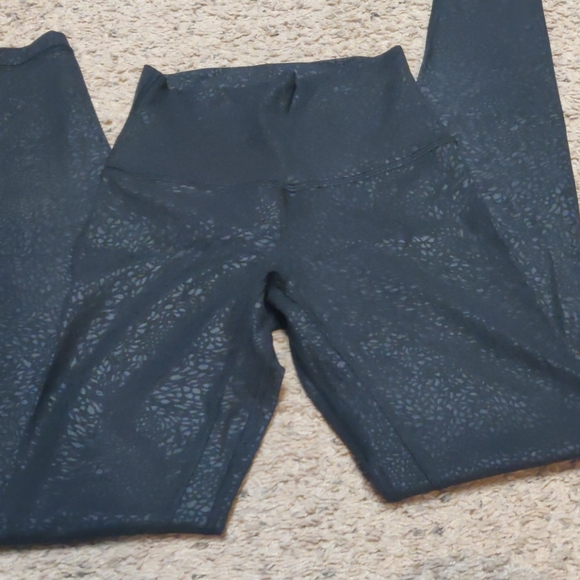 π flower emboss aligns π - Picture 2 of 3